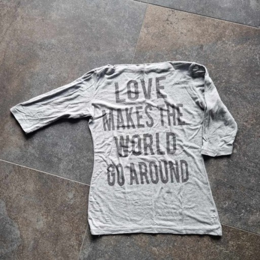 Outlet Suisse – Solderie & Neuf - T-shirt gris Love Make...