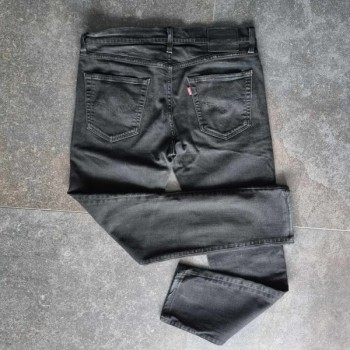 Outlet Suisse – Solderie & Neuf - Pantalon Jeans noir Levi's