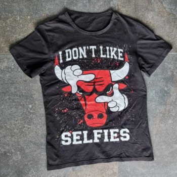 Outlet Suisse – Solderie & Neuf - T-shirt noir I don't like Selfies