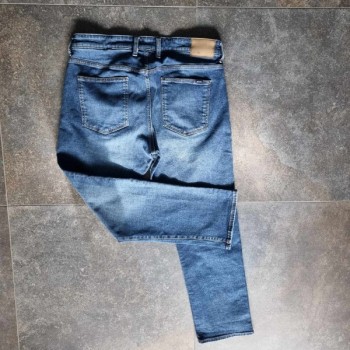 Outlet Suisse – Solderie & Neuf - Jeans foncé droit C&A