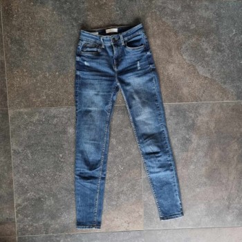 Outlet Suisse – Solderie & Neuf - Pantalons Jeans bleus Bershka