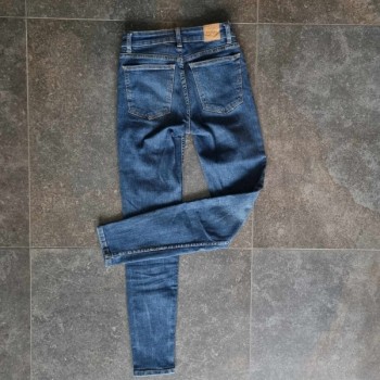 Outlet Suisse – Solderie & Neuf - Pantalons Jeans bleus Bershka