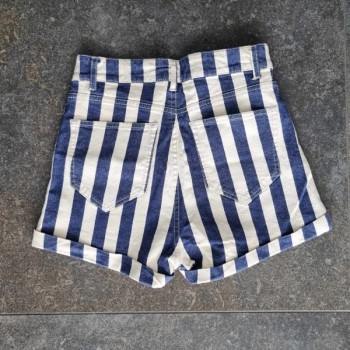 Outlet Suisse – Solderie & Neuf - Short rayé bleu et crème Divided