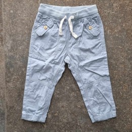 Outlet Suisse – Solderie & Neuf - Pantalon fin en tissus bleu Kiabi