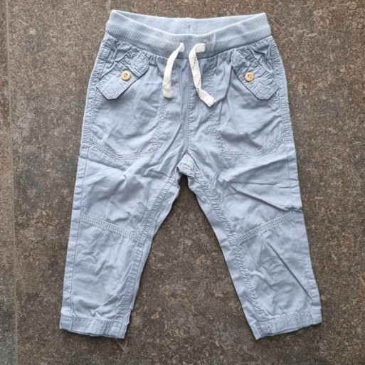 Outlet Suisse – Solderie & Neuf - Pantalon fin en tissus bleu Kiabi
