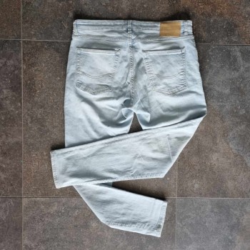 Outlet Suisse – Solderie & Neuf - Pantalon jeans clair Pull&Bear