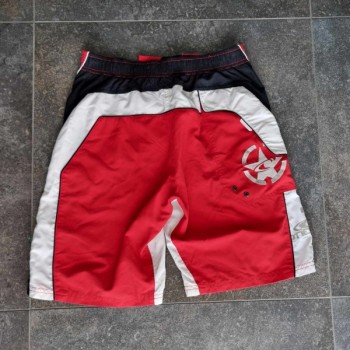 Outlet Suisse – Solderie & Neuf - Short de sport rouge O'Neill