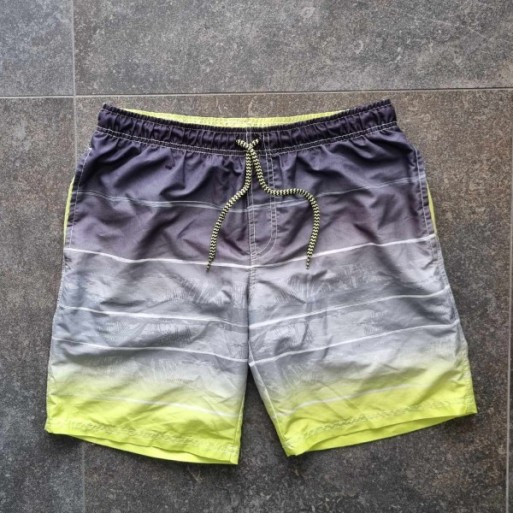 Outlet Suisse – Solderie & Neuf - Short de sport gris C&A