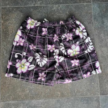 Outlet Suisse – Solderie & Neuf - Short de sport noir floral