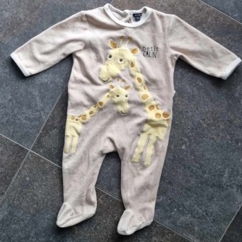 Outlet Suisse – Solderie & Neuf - Pyjama beige girafes Kiabi