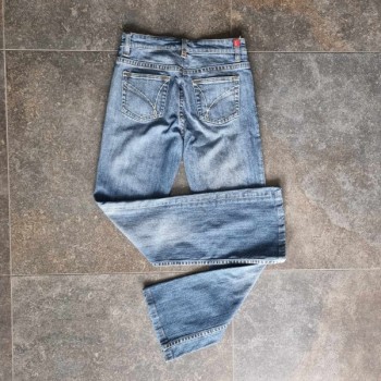 Outlet Suisse – Solderie & Neuf - Jeans bleus Esprit