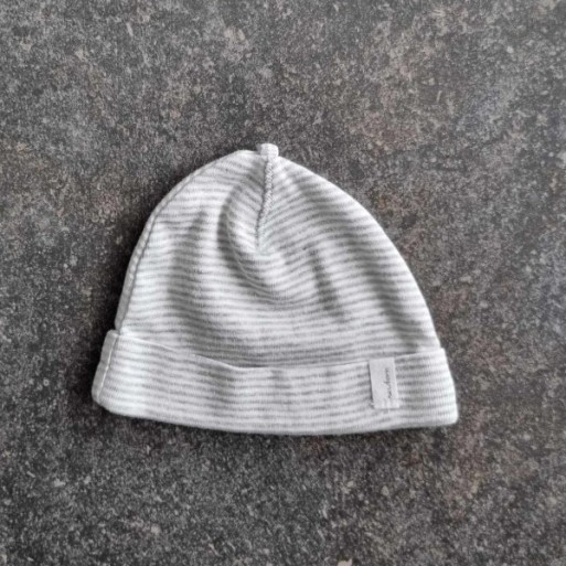 Outlet Suisse – Solderie & Neuf - Bonnet Newborn blanc rayé gris