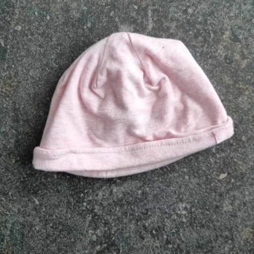 Outlet Suisse – Solderie & Neuf - Bonnet rose à bordure