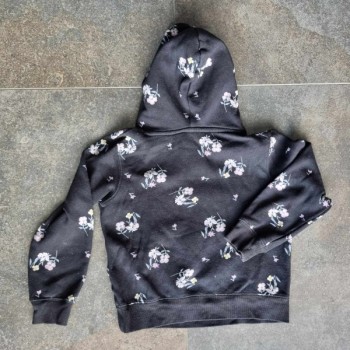 Outlet Suisse – Solderie & Neuf - Sweat noir à fleurs H&M