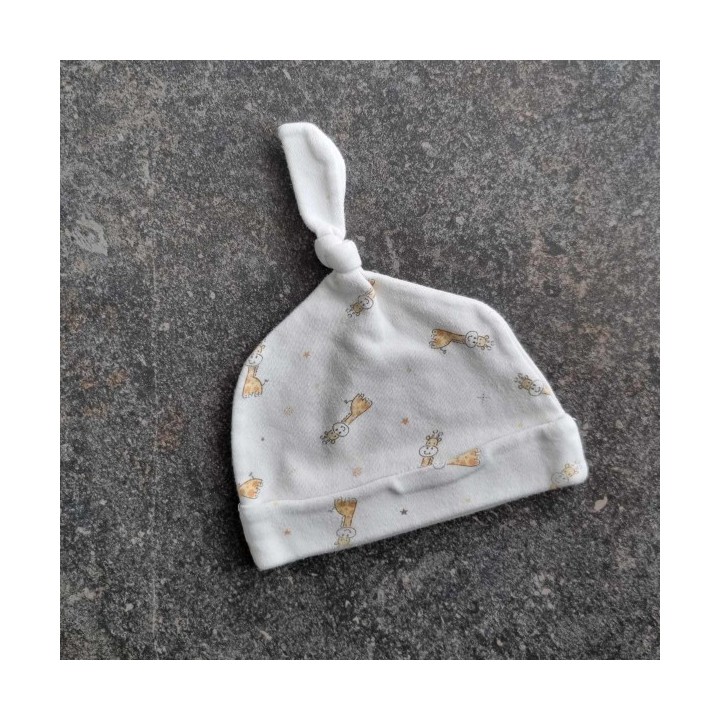Outlet Suisse – Solderie & Neuf - Bonnet blanc aux girafes