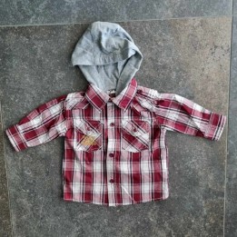 Outlet Suisse – Solderie & Neuf - Chemise à carreaux et capuche