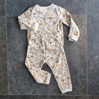 Outlet Suisse – Solderie & Neuf - Ensemble pyjama beige C&A