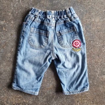 Outlet Suisse – Solderie & Neuf - Pantalon jeans bleu à fleurs H&M