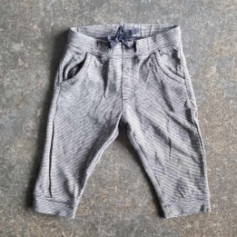 Outlet Suisse – Solderie & Neuf - Pantalon gris rayé noir Boutchou