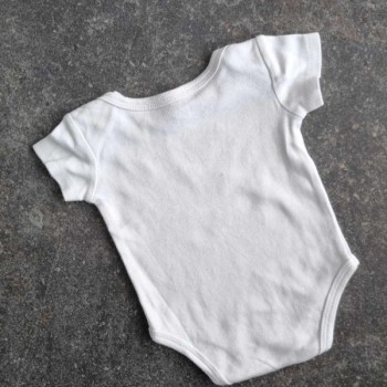 Outlet Suisse – Solderie & Neuf - Body blanc Mo Kids fleur