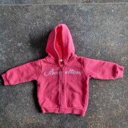 Outlet Suisse – Solderie & Neuf - Sweat rose à capuche Benetton