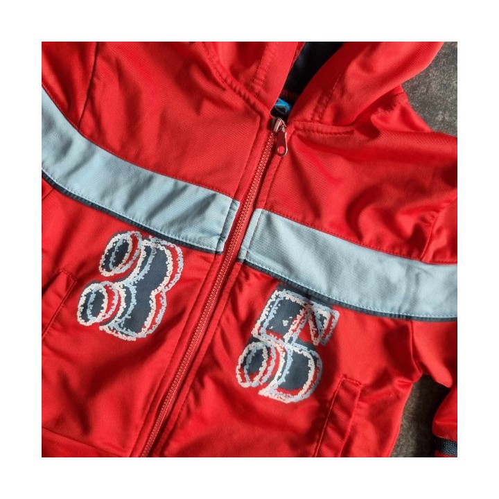 Outlet Suisse – Solderie & Neuf - Veste sportive rouge à capuche
