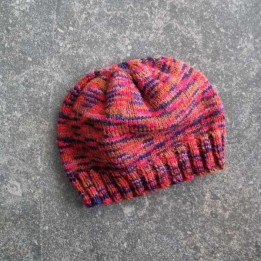 Outlet Suisse – Solderie & Neuf - Bonnet en laine rouge
