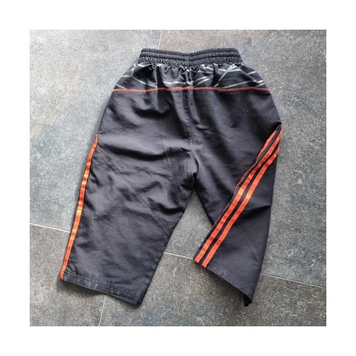 Outlet Suisse – Solderie & Neuf - Short de sport Adidas noir et orange
