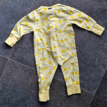 Outlet Suisse – Pyjama jaune fenêtres