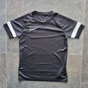 La Solderie suisse - Ensemble de sport noir Nike taille 140