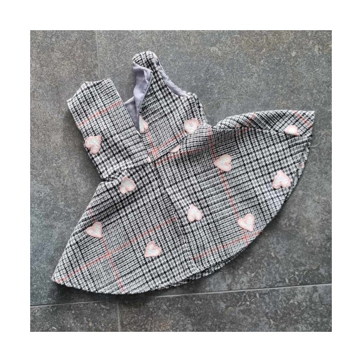 Robe rayée avec coeurs brodés