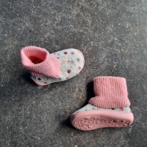 La Solderie suisse - Petits chaussons d'intérieur rose Gémo