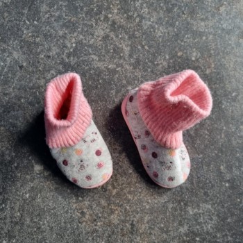 La Solderie suisse - Petits chaussons d'intérieur rose Gémo