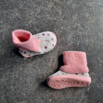 La Solderie suisse - Petits chaussons d'intérieur rose Gémo