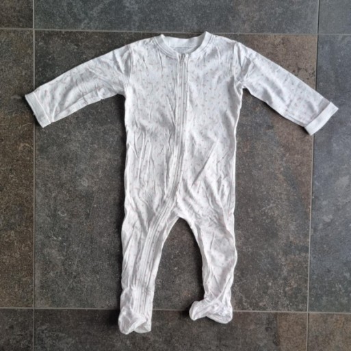 La Solderie suisse - Pyjama blanc feuilles Manor taille 74 La Solderie suisse - Pyjama blanc feuilles Manor taille 74