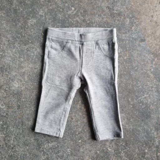 La Solderie suisse - Pantalon gris Benetton 68