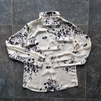 La Solderie suisse - Chemise crème à motifs floraux Olé S