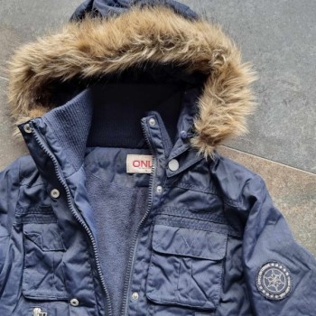 Outlet Suisse – Solderie & Neuf - Veste longue bleue à capuche